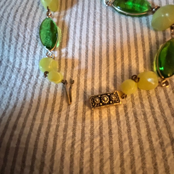 Vintage made in W Germany MCM Elegant Green and Yellow Beaded Necklace - Picture 4 of 10